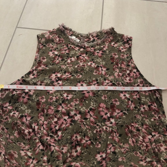 Floral High Low Top - Picture 4 of 6